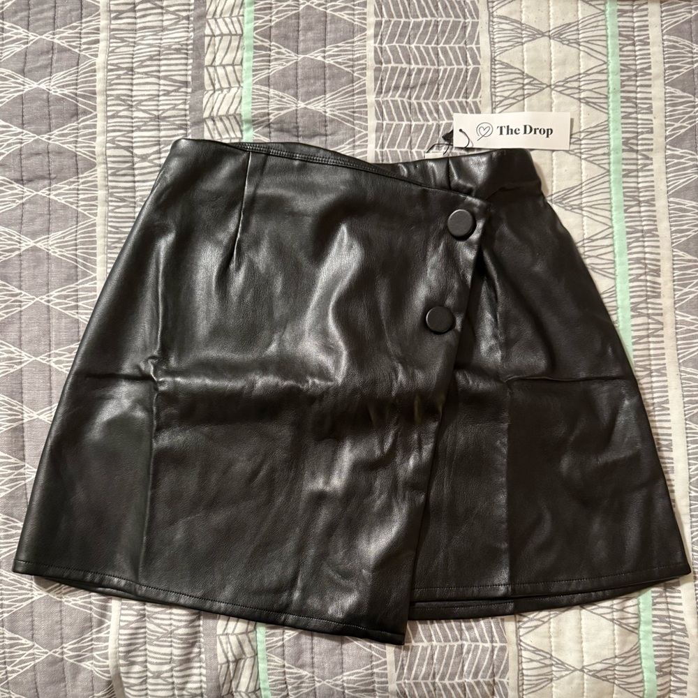The Drop Women's Portia Vegan Leather Mini Wrap Skirt in Black - Size XS